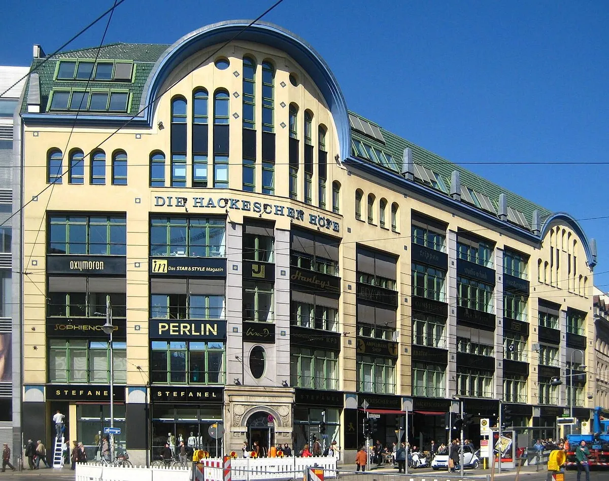 Hackescher Markt and the Höfe