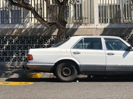 Unofficial parking attendants