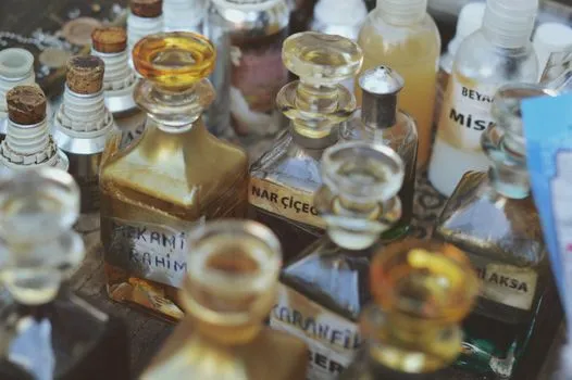 Perfume and essential-oil shops